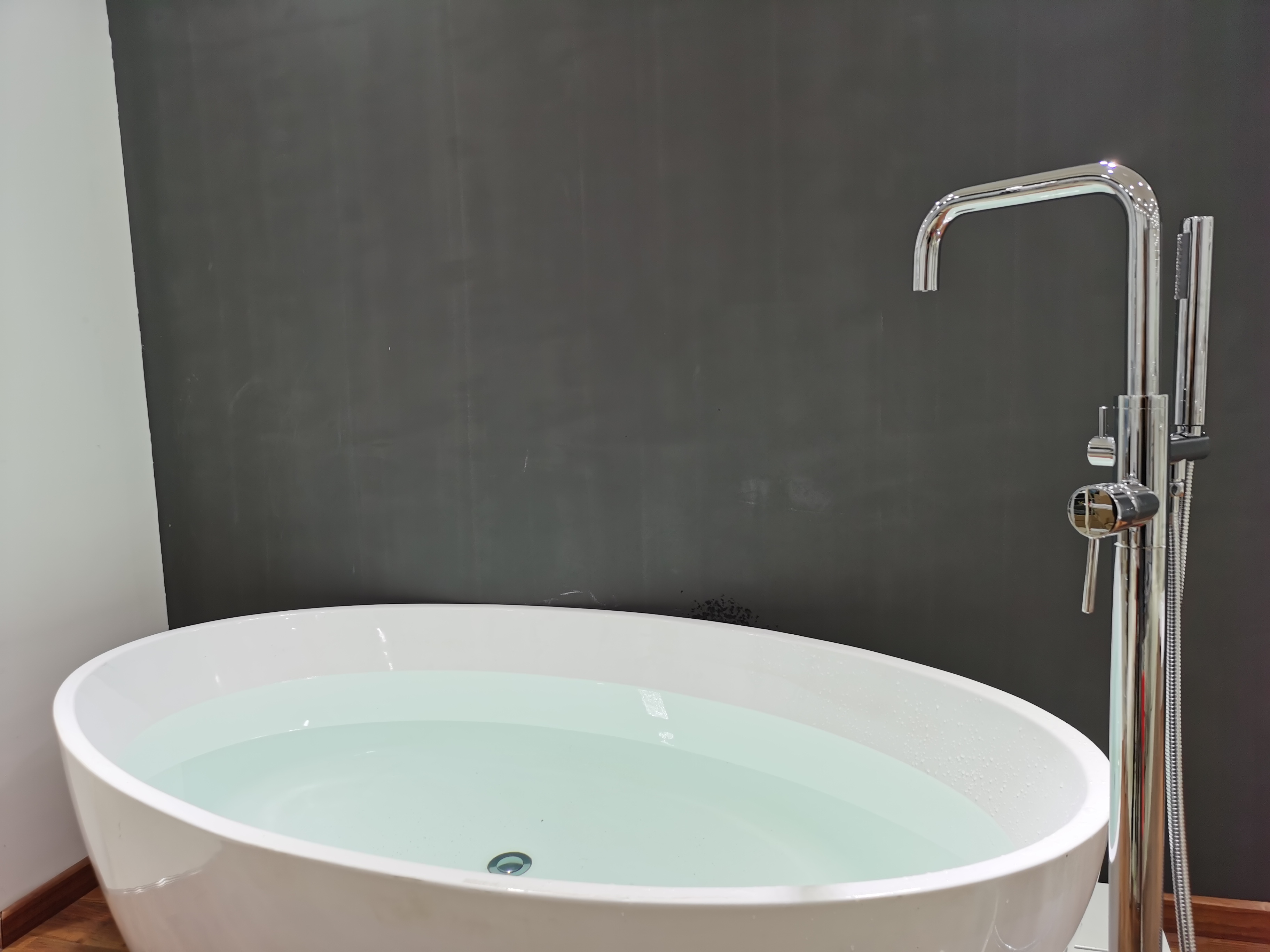 Elegent Fashion Luxury Design Two Hole Freestanding Faucet