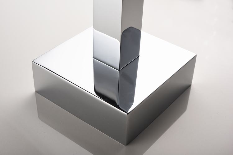 Brass Chrome Bathroom Faucet Single Hole Floor-Mount Bathtub Faucet