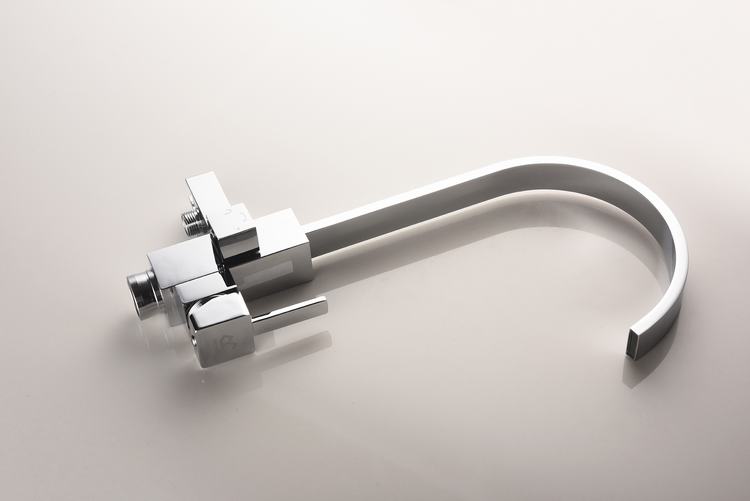 2022 Hot Selling Floor-Mount Bathtub Faucet 304 Stainless Steel Faucet