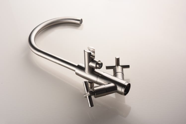 Classic Style Cheap Nice Quality Floor-Mount Bathtub Faucet