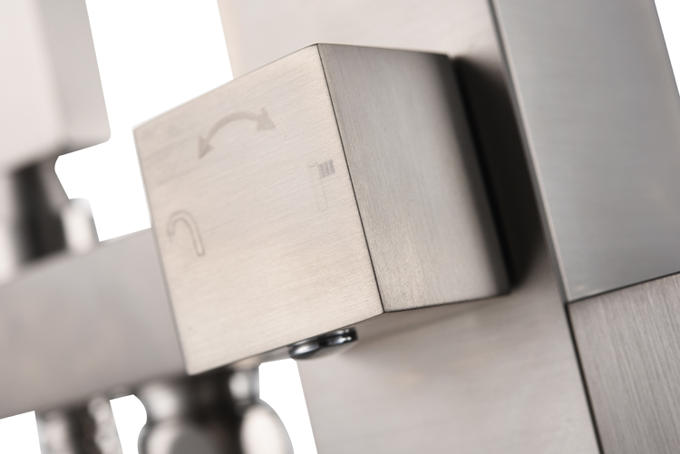 Square Floor-Mount Bathtub Faucet Zinc Alloy Bathtub Mixer