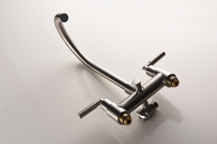 2022 Factorys Price Bathtub Tap Brass Chrome Faucet