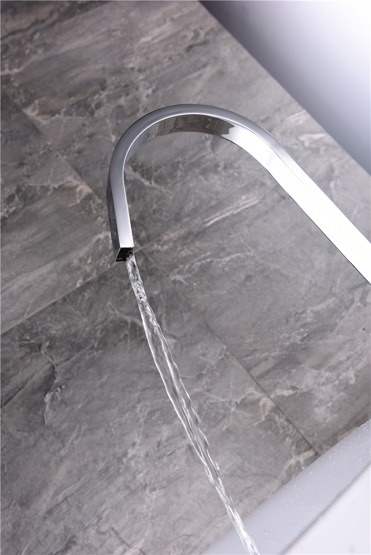 Chrome Finish Floor Mounted Bathtub Tub Filler Freestanding Bathtub Faucet
