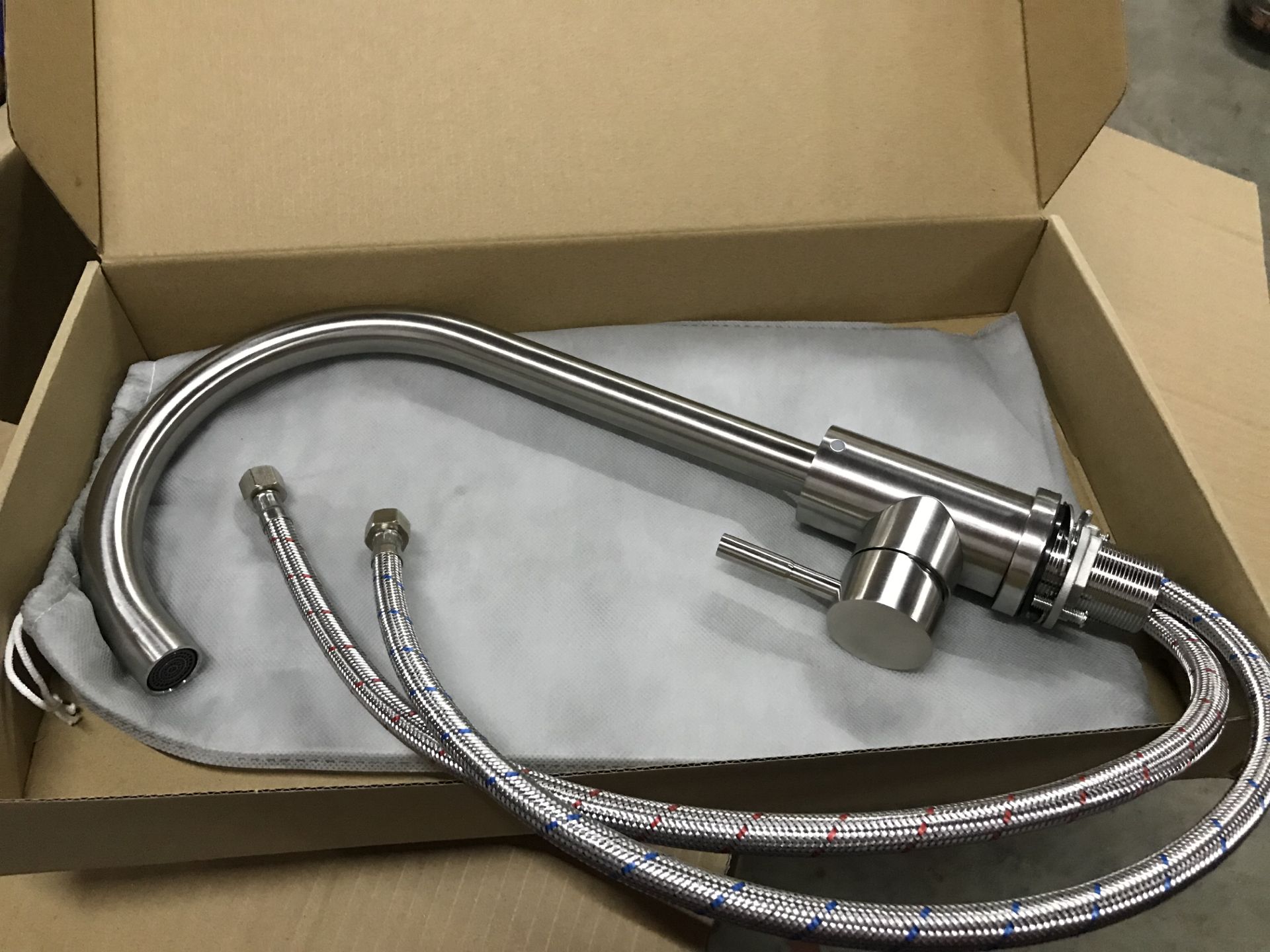 High Quality Sanitary Ware Stainless Steel Hot And Cold Single Handle Deck Mounted Sink Water Mixer Tap Robinet Kitchen Faucet