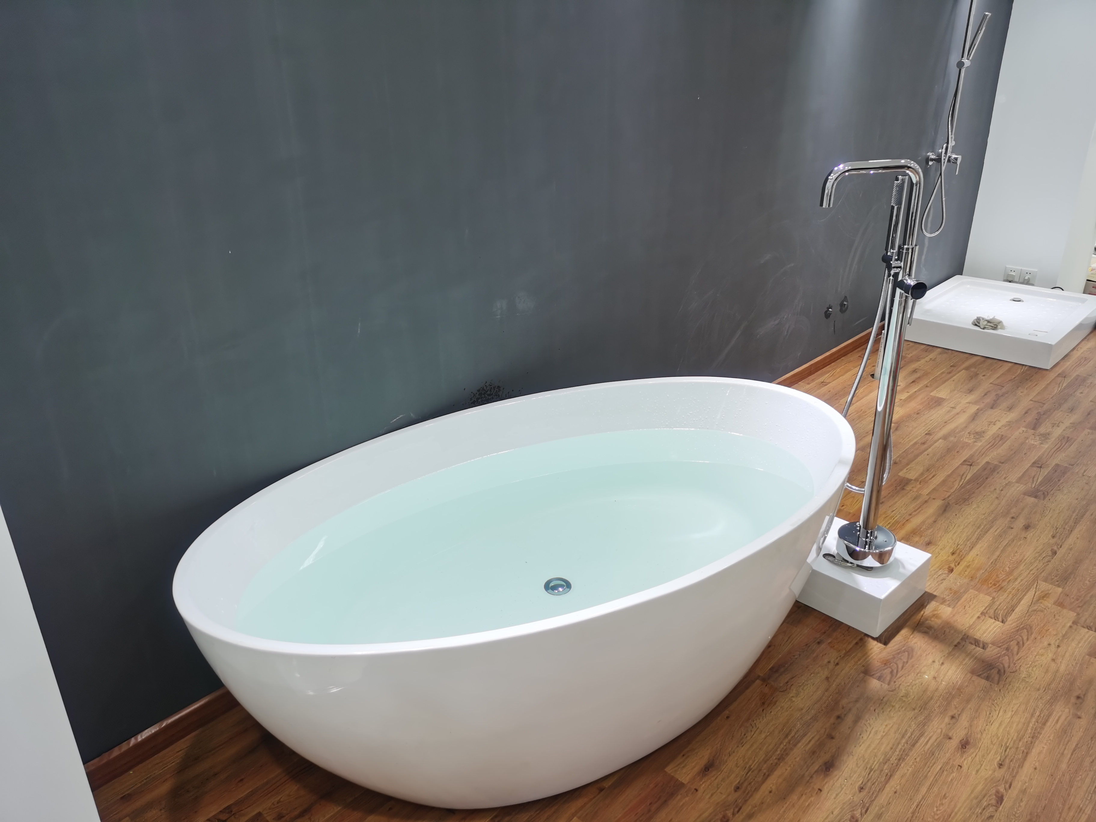 High Quality Single Hole Faucet Hot and Cold Water Exchange Bathtub Mixer