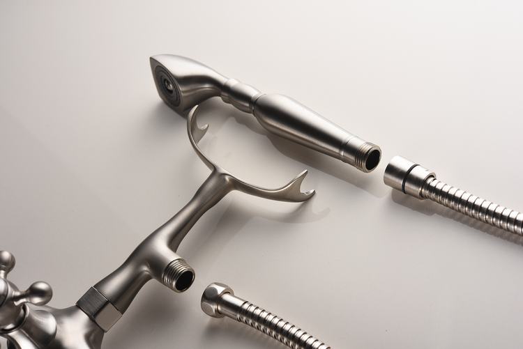 Floor-Mount Bathtub Faucet Traditional Style Brass Chrome Faucet