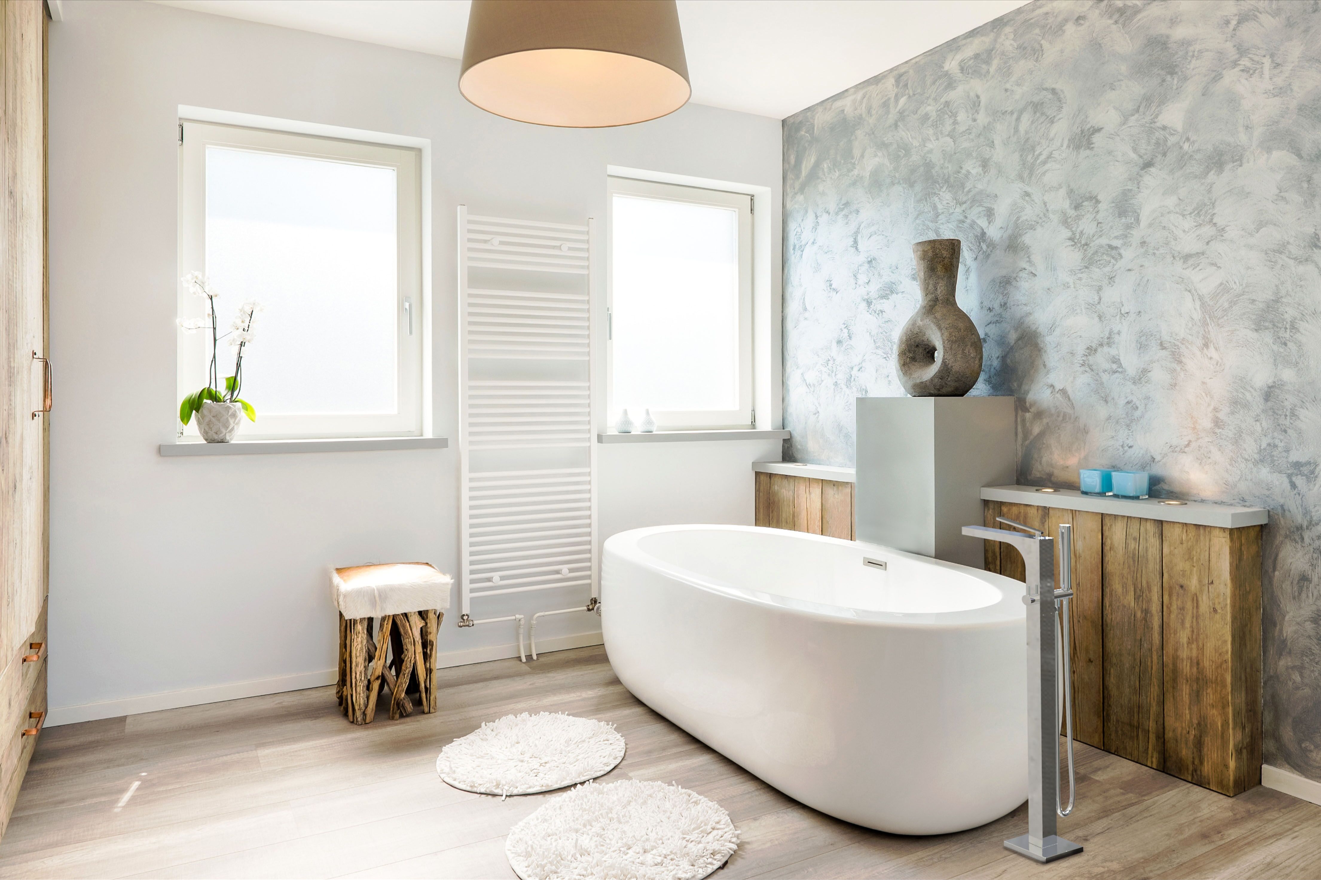 Good Quality Brass Chrome Distributor Sanitary Ware Waterfall Floor Mount Tub Filler Freestanding Bathtub Faucet