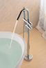 Hot Selling Bathtub Mixer Hot and Cold Water Exchange Freestanding Faucet
